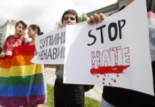 Rusia implementa base de datos para rastrear a ciudadanos LGBTQ+